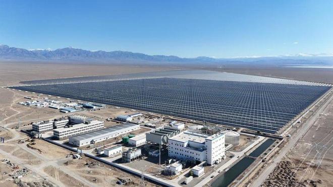 全國最大線性菲涅爾綜合能源示范基地全面建成 新能源技術(shù)開發(fā)的里程碑